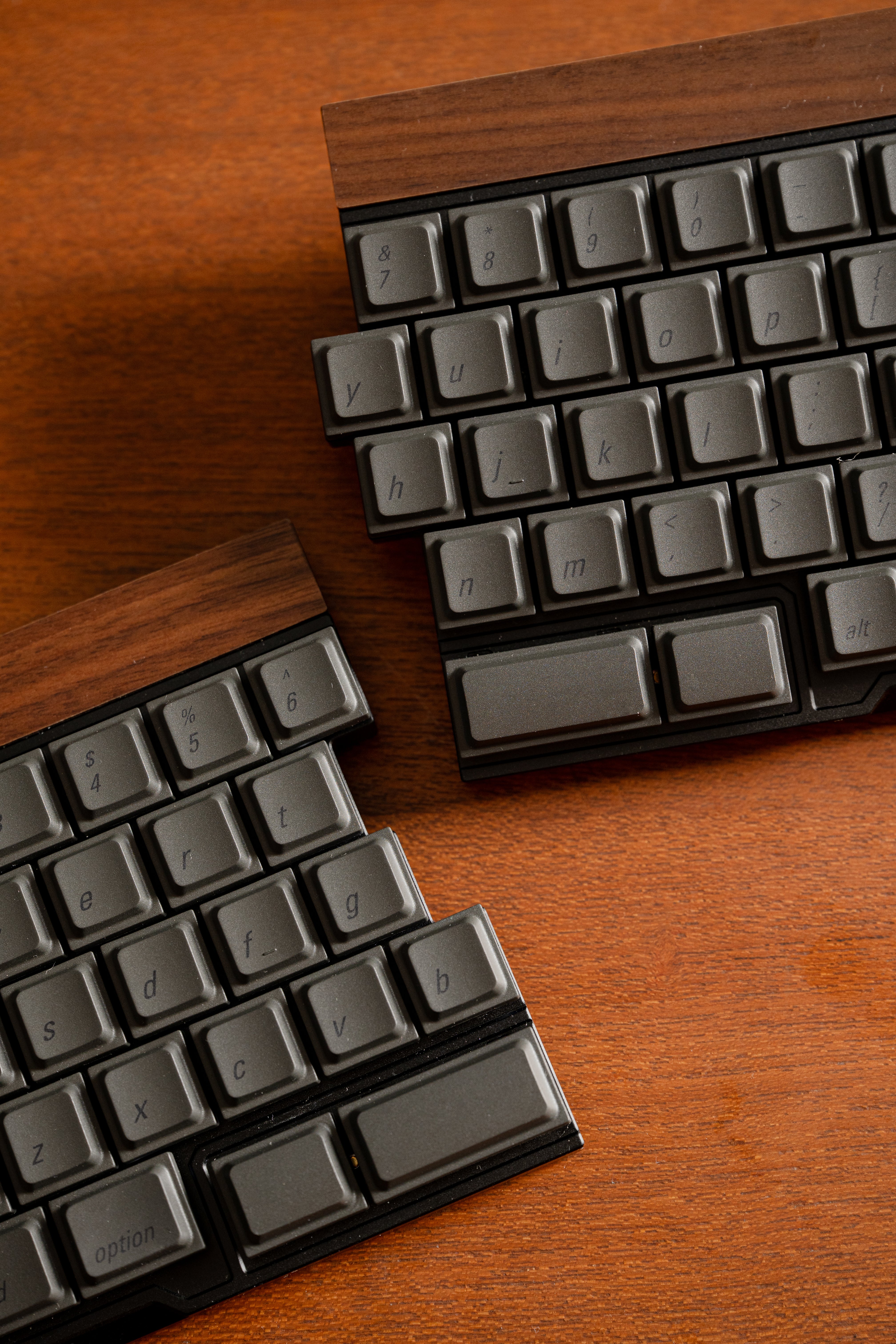 [Group Buy] Jiffy75 Wireless Split Low-Profile Prebuilt Keyboard
