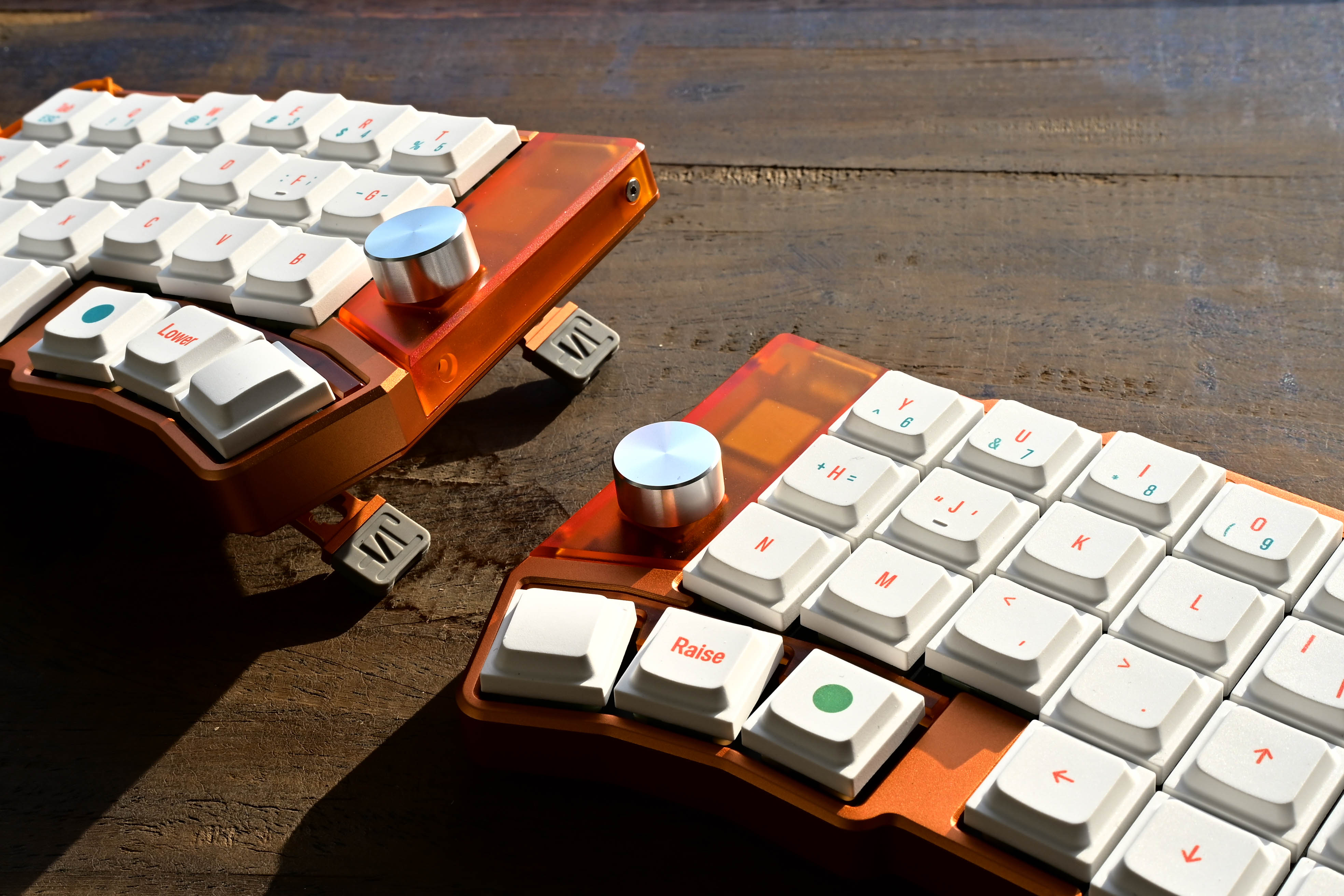 [Group Buy] Cornix Split Low-Profile Split Ergonomic Keyboard