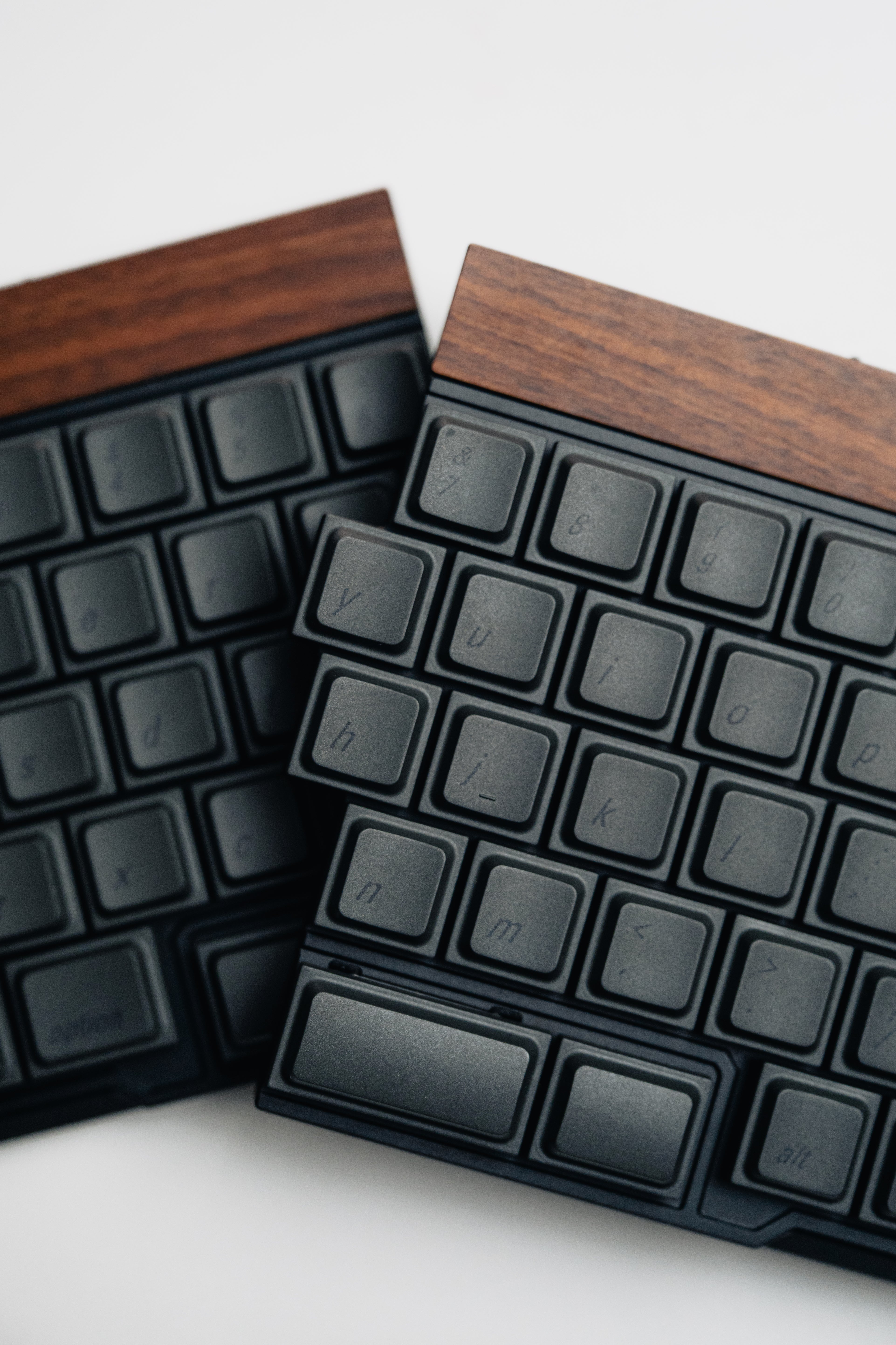 [Group Buy] Jiffy75 Wireless Split Low-Profile Prebuilt Keyboard