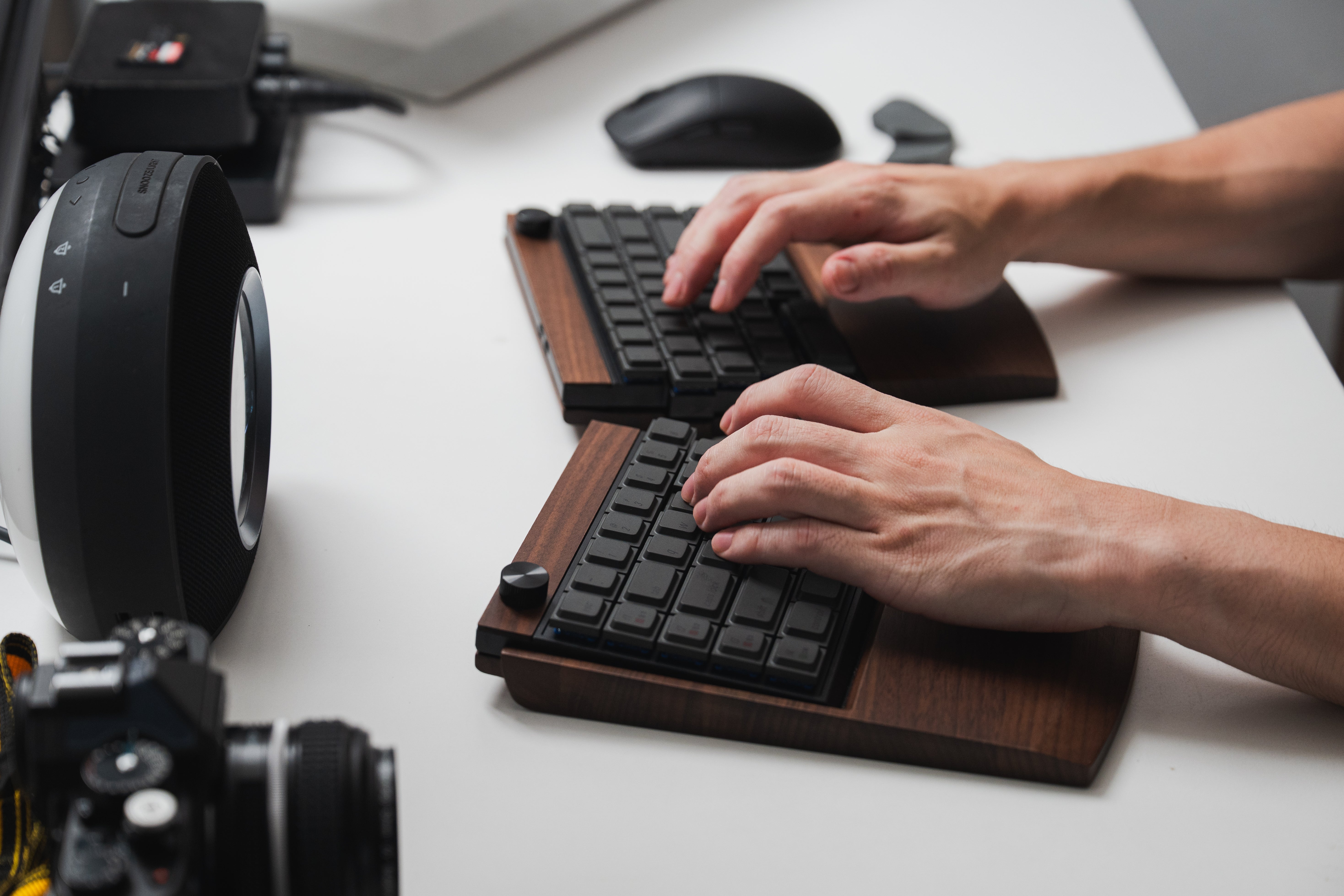 [Group Buy] Jiffy75 Wireless Split Low-Profile Prebuilt Keyboard
