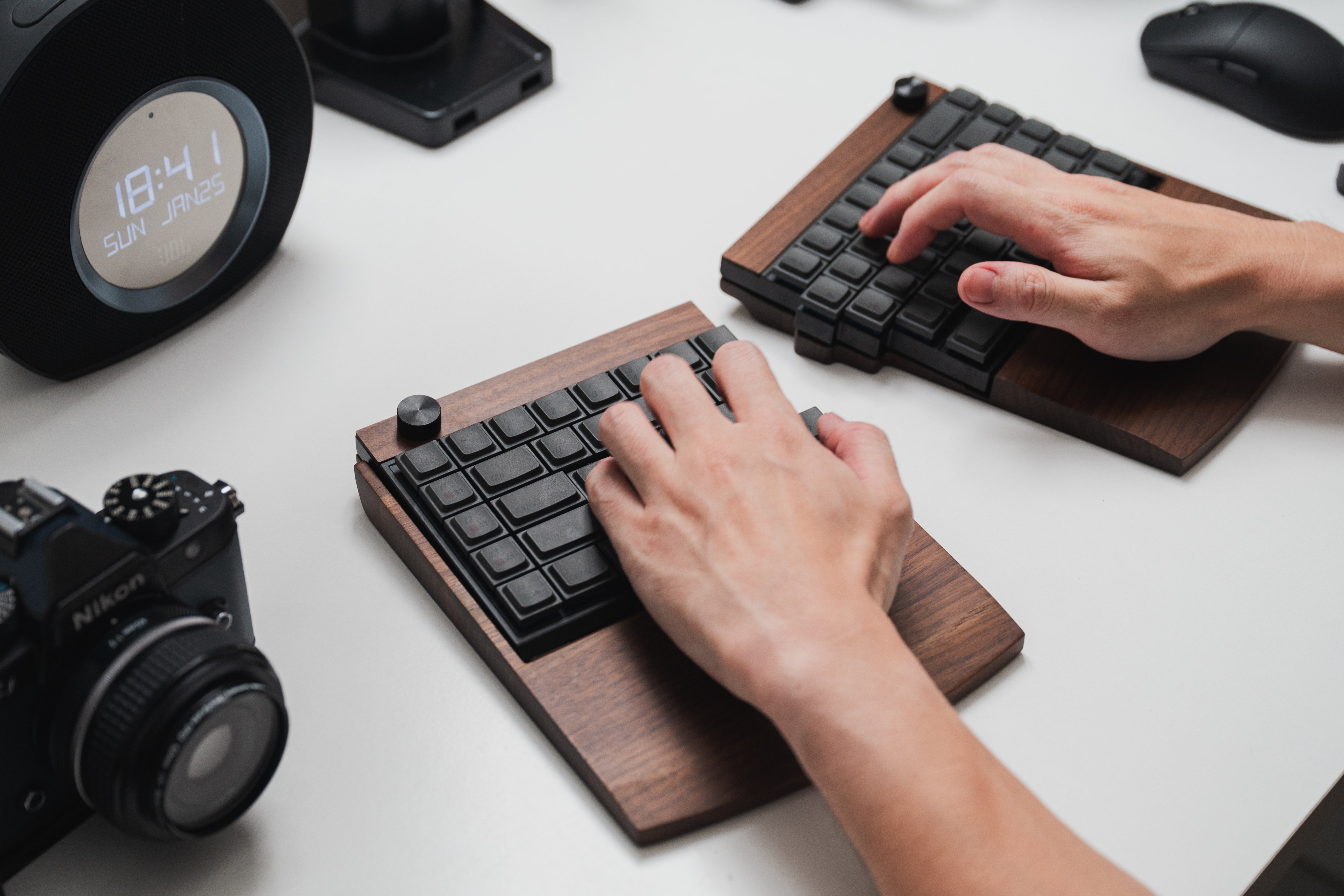 [Group Buy] Jiffy75 Wireless Split Low-Profile Prebuilt Keyboard
