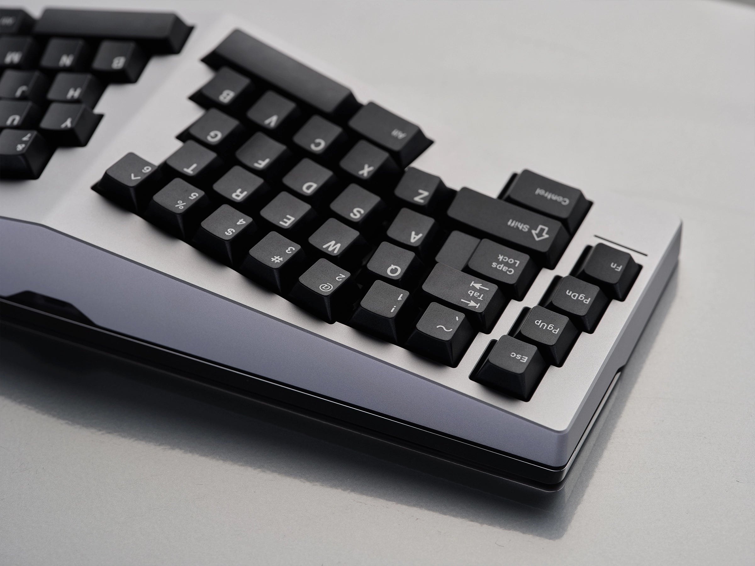 GMK WoB CYL Keycaps