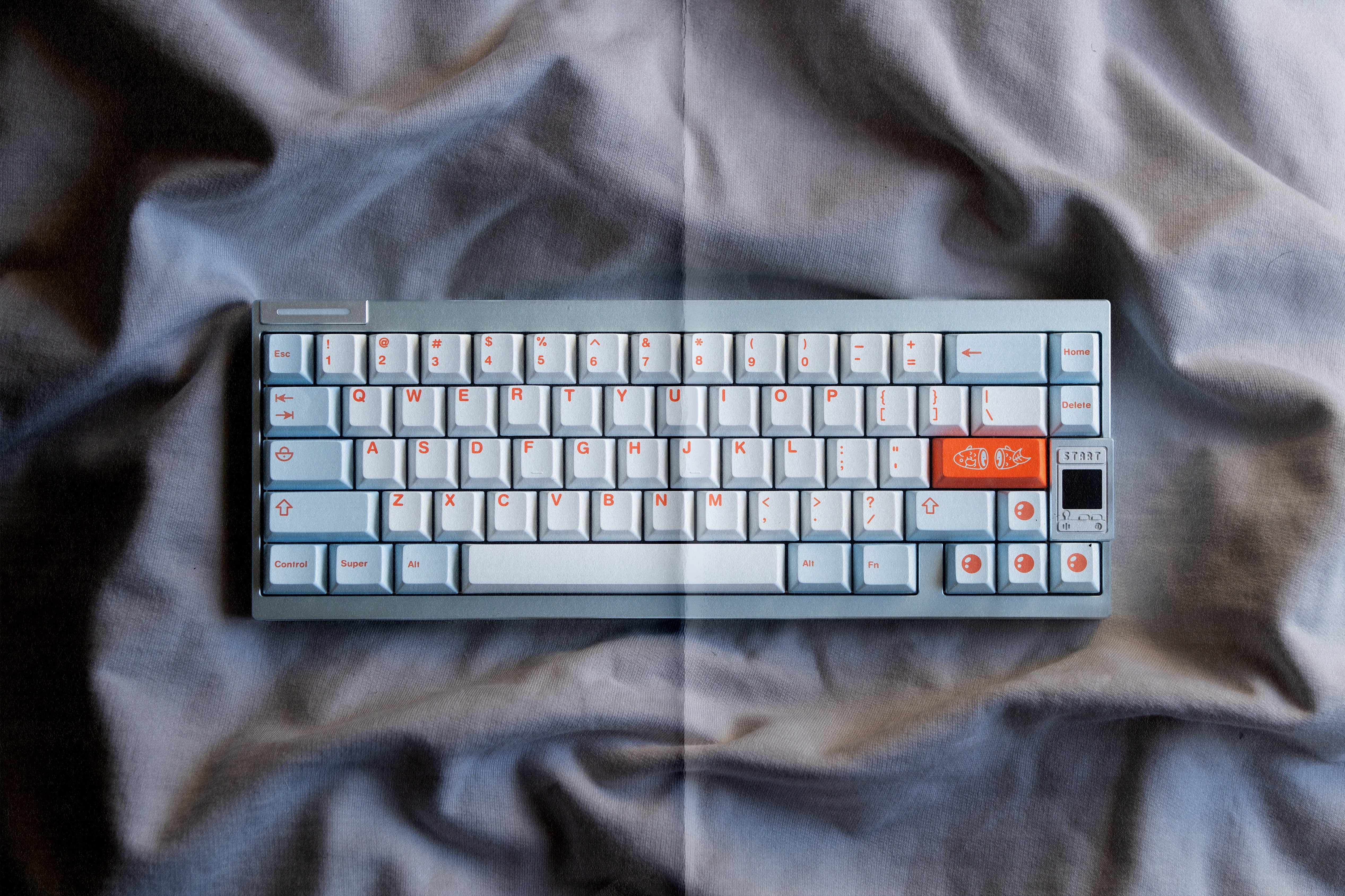 GoMaster Salmon Reborn R2 Keycaps