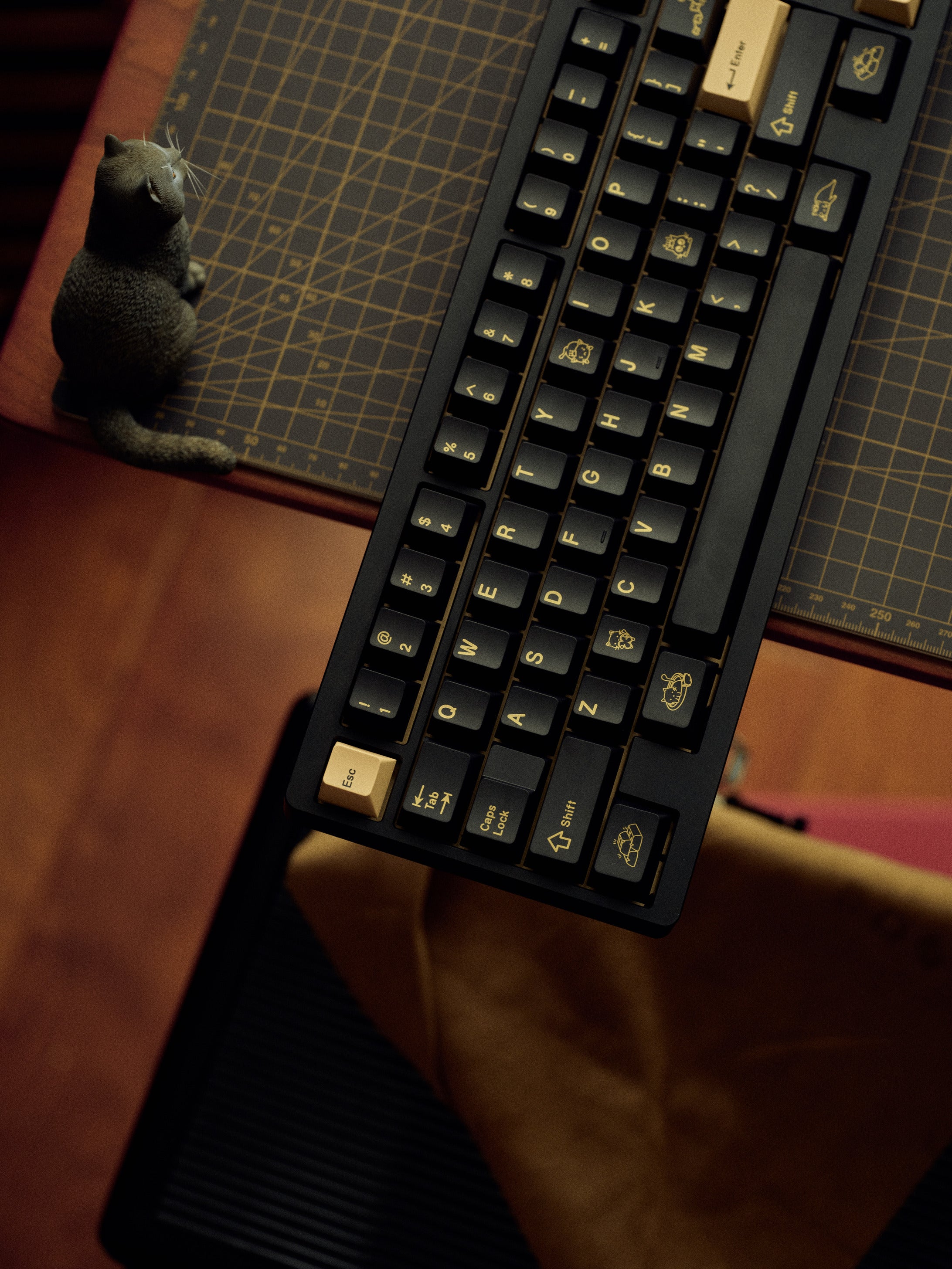 QQ Onyx Keycaps