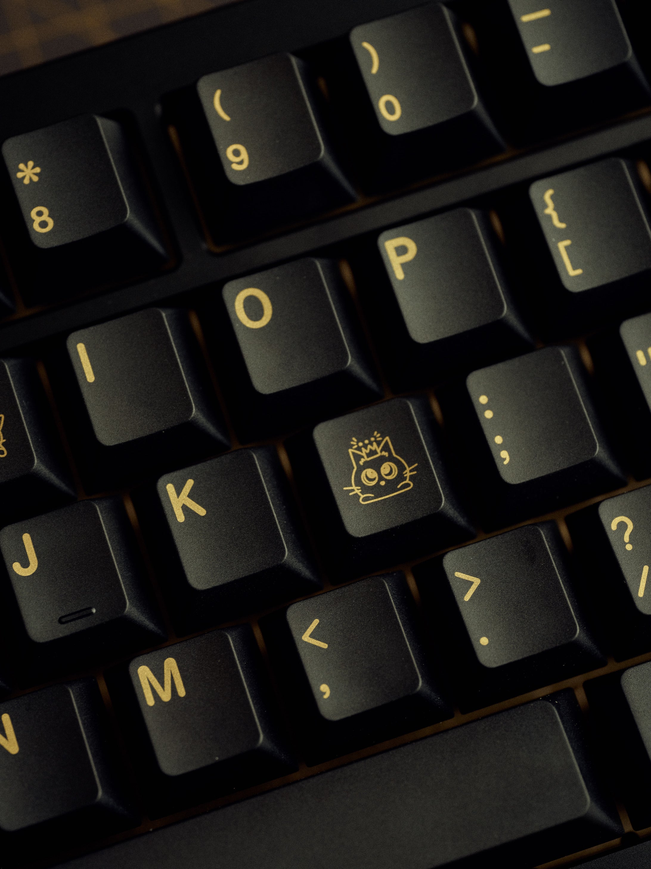 QQ Onyx Keycaps
