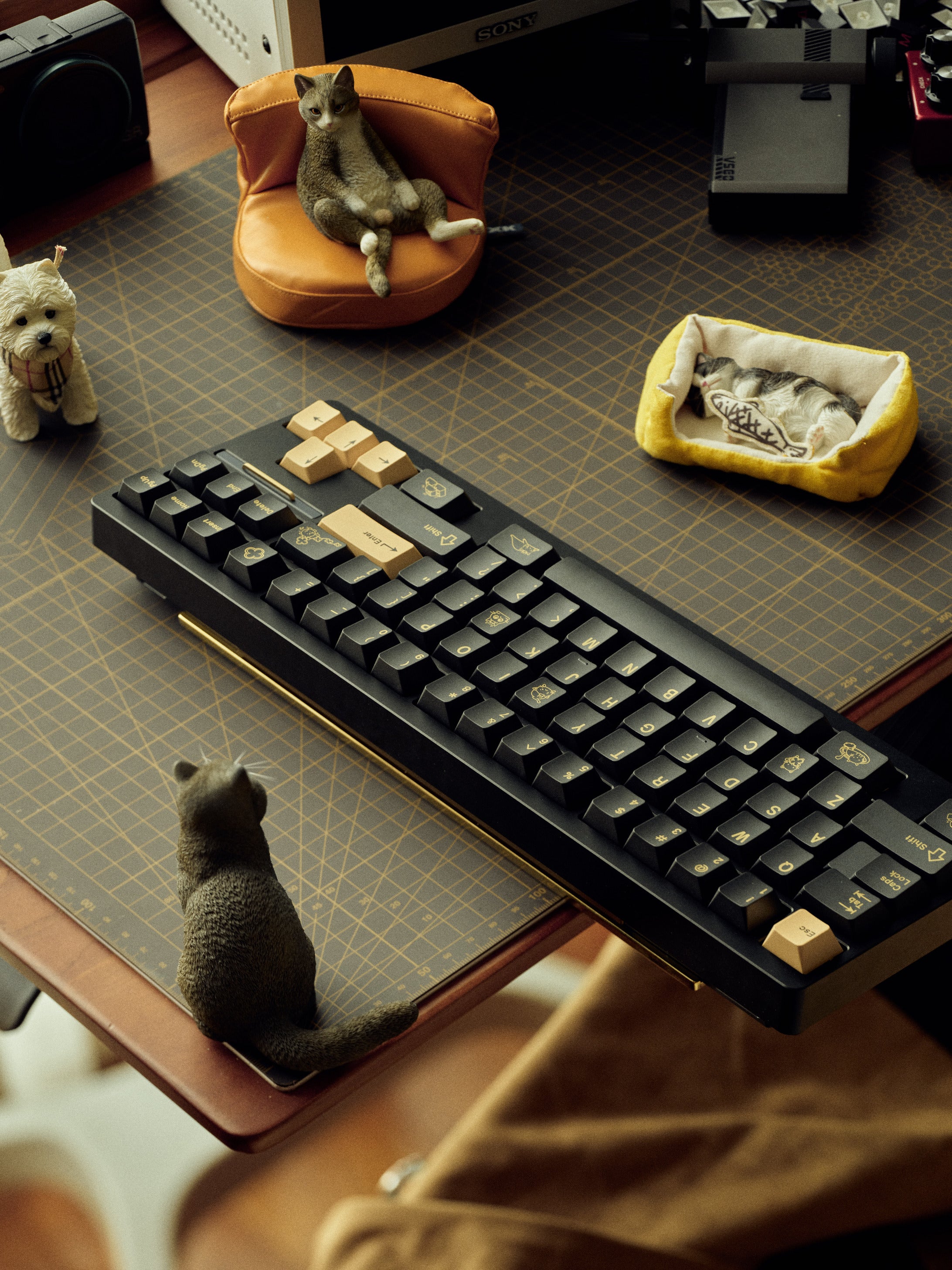 QQ Onyx Keycaps