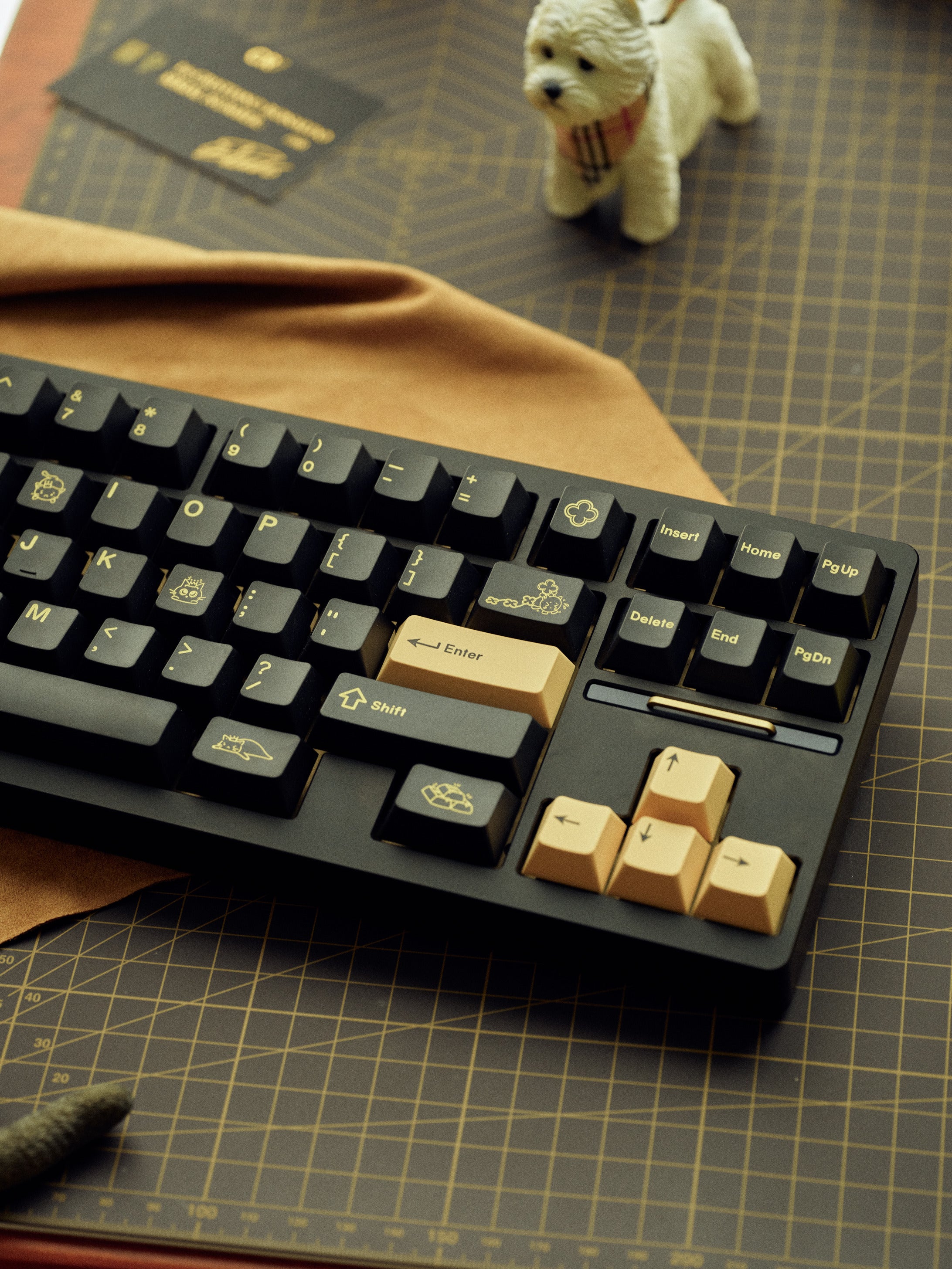 QQ Onyx Keycaps