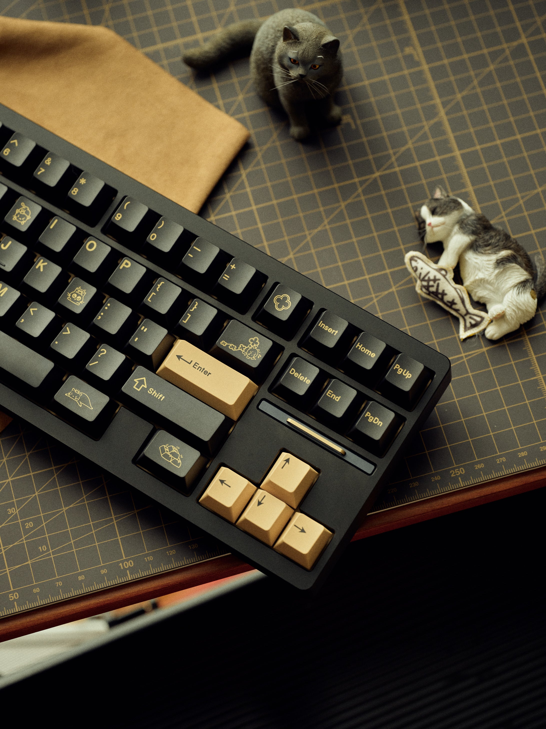 QQ Onyx Keycaps