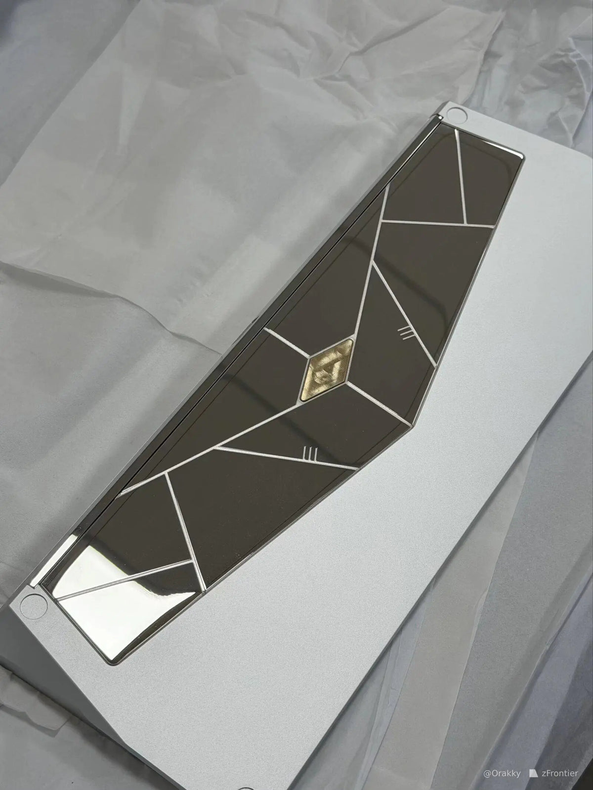 Silver — photo 1