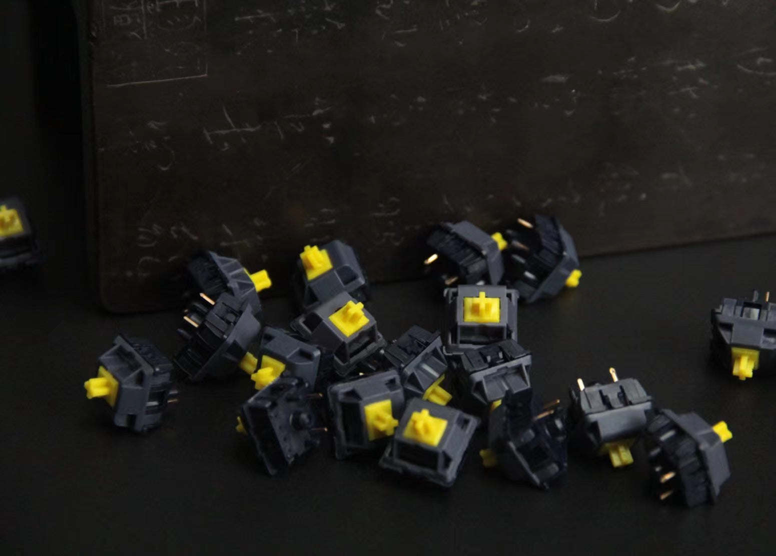 グラファイトゴールドスイッチ